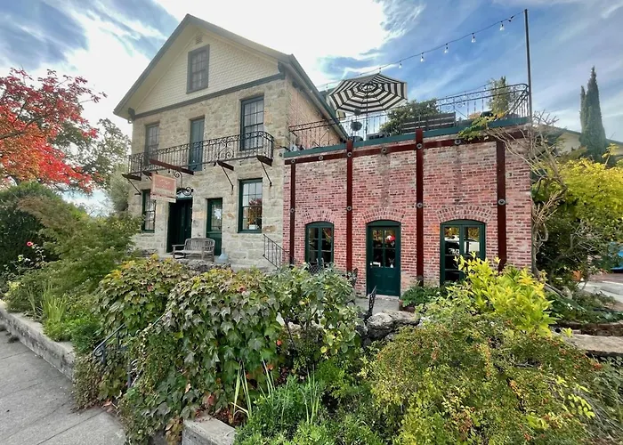 Maison Fleurie, A Four Sisters Inn